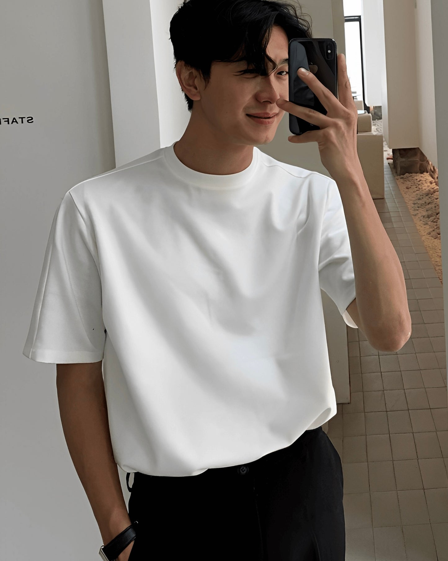 Round neck simple T -shirt