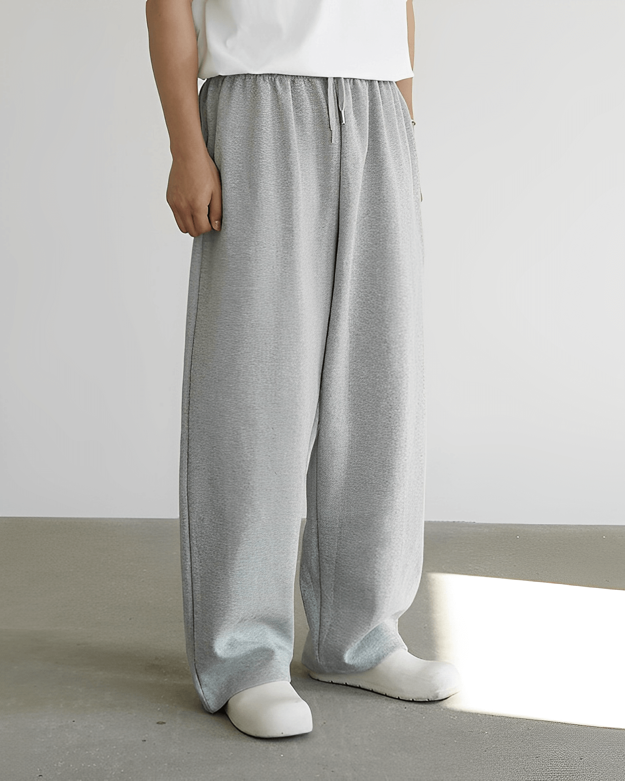 Loose Silhouette Sweatpants