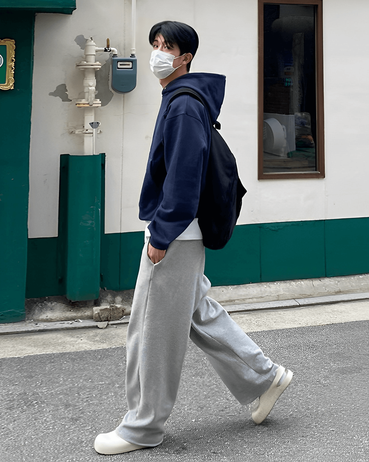 Loose Silhouette Sweatpants